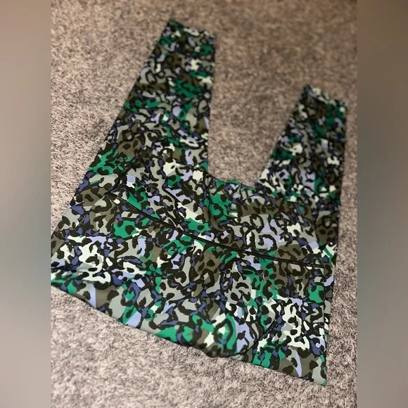 Women’s Offline by Aerie Green Blue Camo Goals 7/8 High Ride Leggings Size Large - Picture 3 of 9